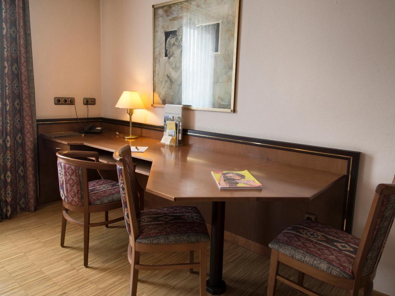 Posthaus Hotel Residenz Кронберг им Таунус Екстериор снимка